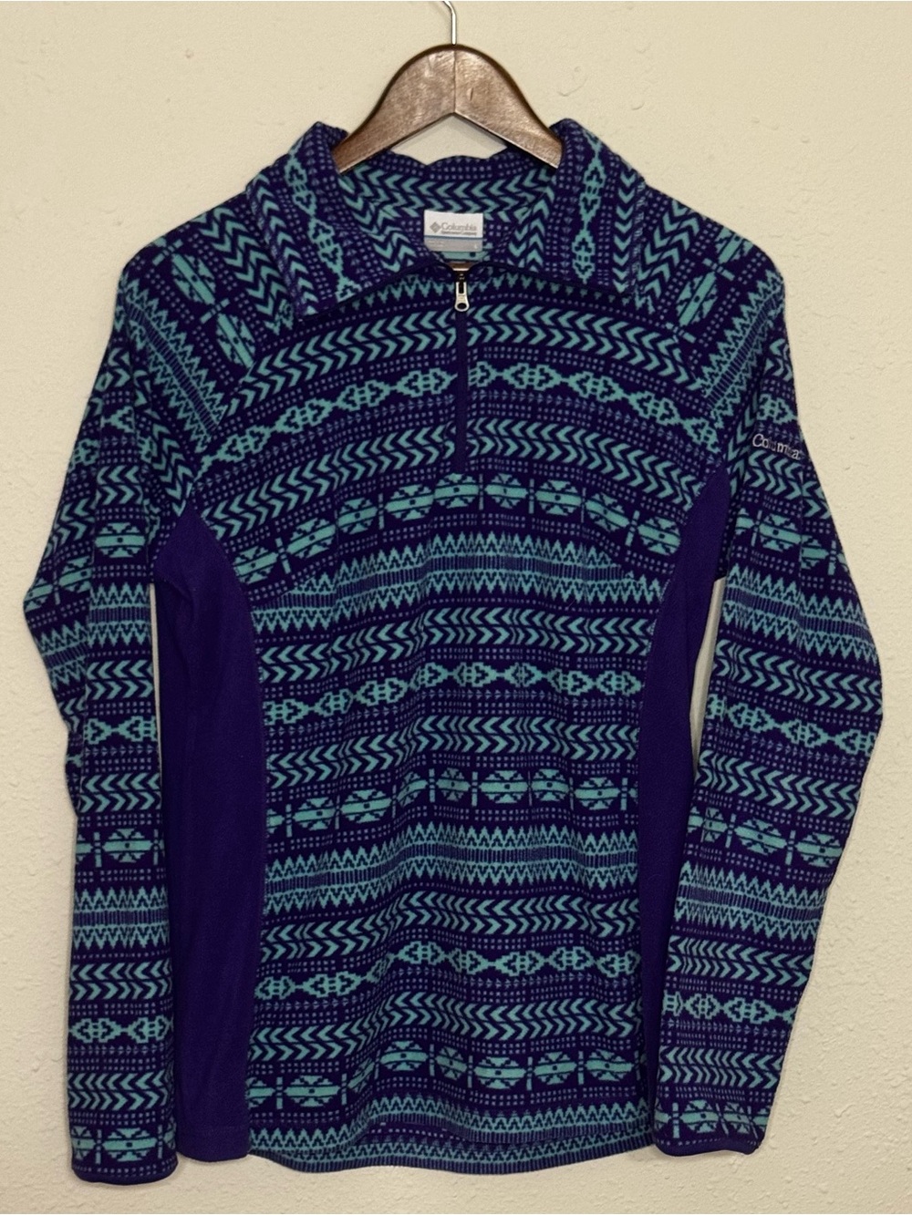 Columbia Geometric Print Purple and aqua SZ L Fleece